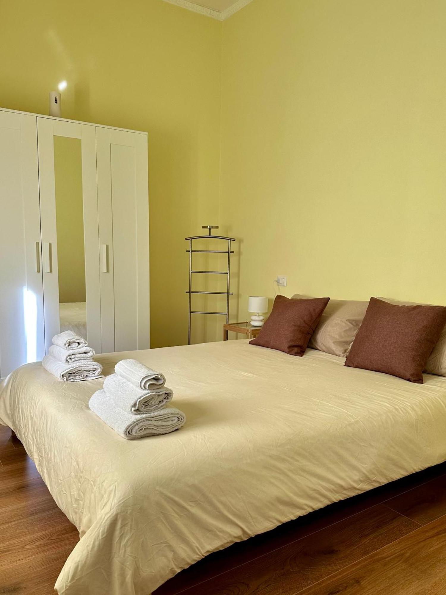 Napule House - Napoli Appartamento In Centro Buitenkant foto